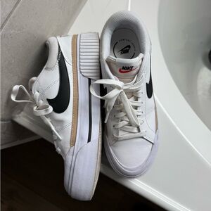 Nike White and Black Low-Top Sneakers